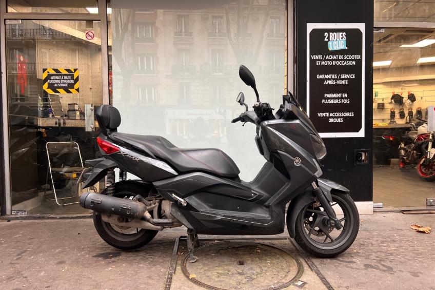 YAMAHA X-MAX  125