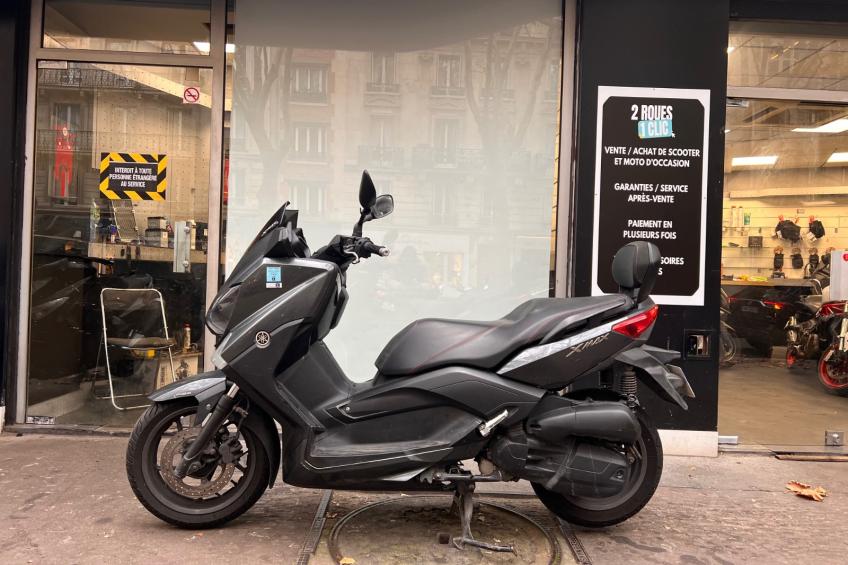 YAMAHA X-MAX  125