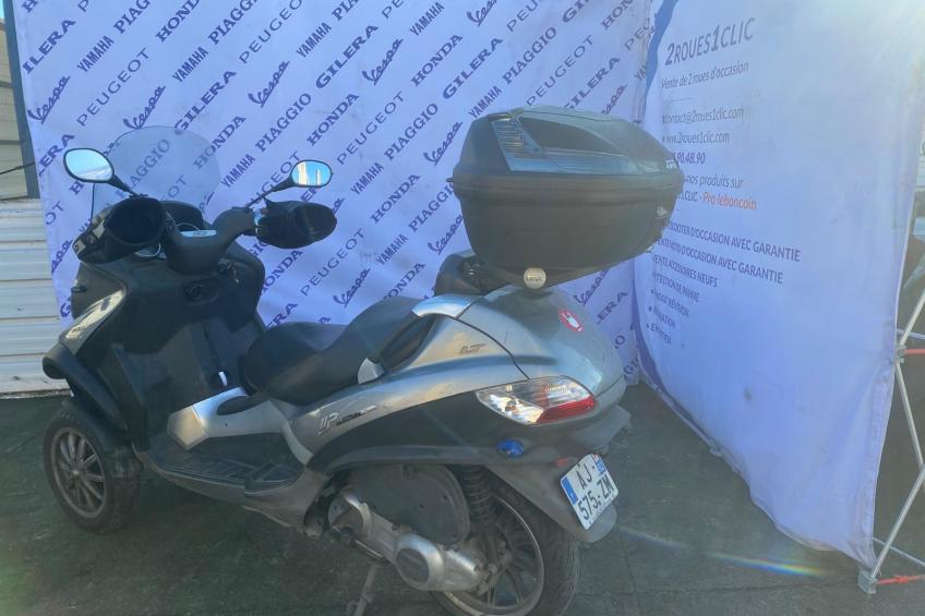 PIAGGIO MP3 250